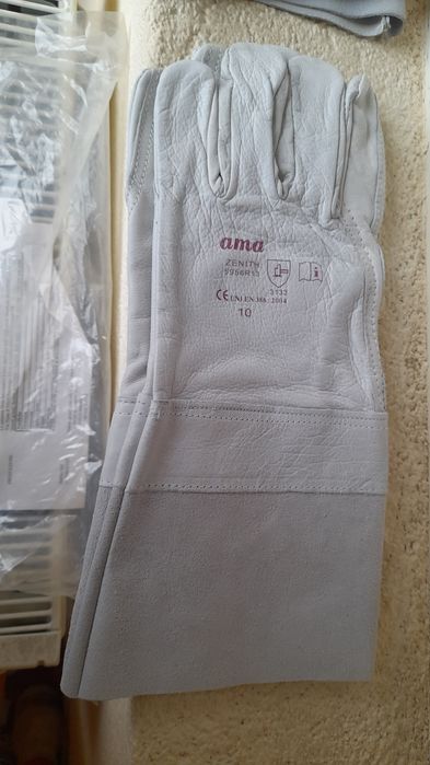 Vând manusi de sudura