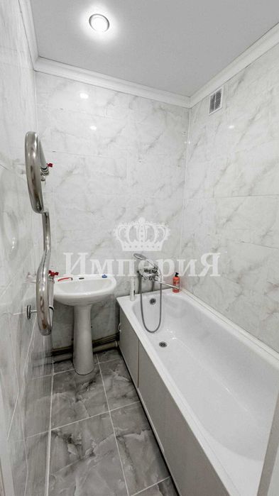 Продам 3 ком кв Алишер Империя