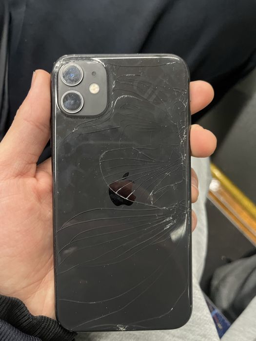 Продам айфон 11