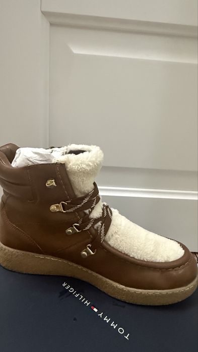 Продам оригинальные ботинки Tommy Hilfiger.