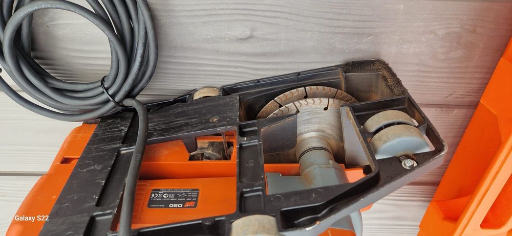 Spit slituitor pentru ziduri