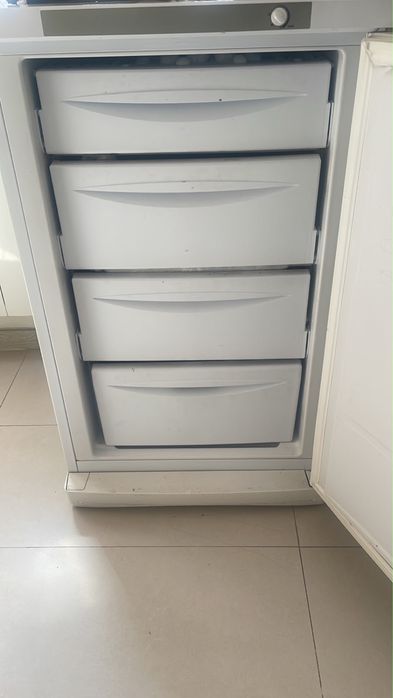 Морозильник indesit