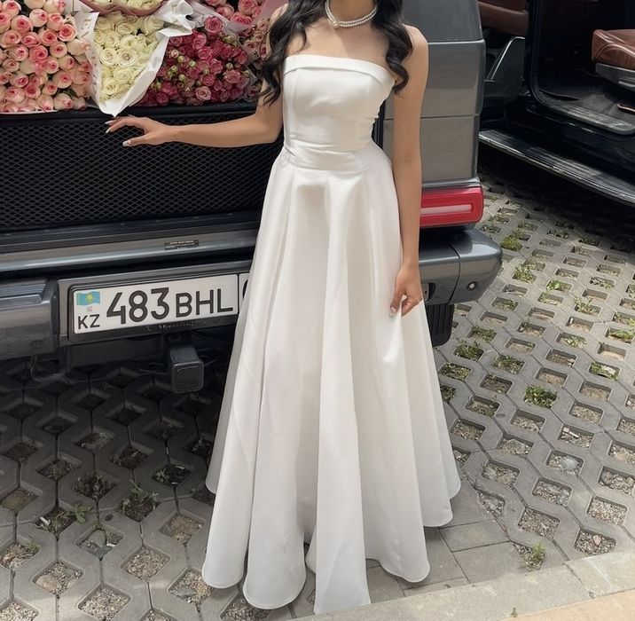 Белое длинное платье — красиво развевается, надето 1 раз