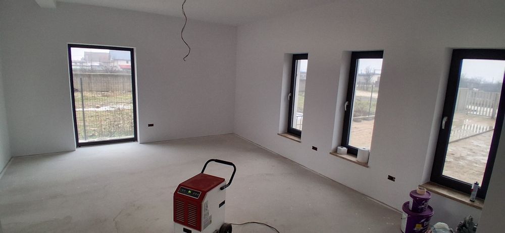 Casa moderna de vanzare