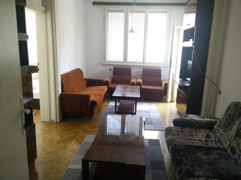 Дава се под наем Тристаен апартамент в Бургас, Център - 100 кв.м за 448.8 € - Снимка #4