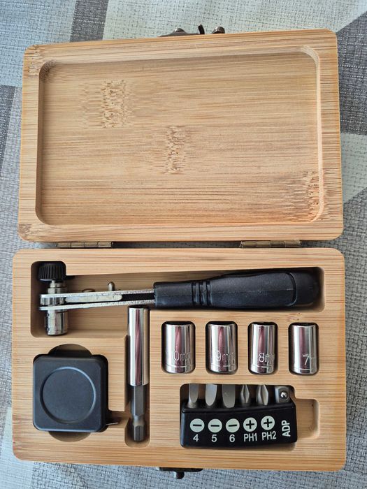 Комплект гедоре 1/4 за автомобил 13 части