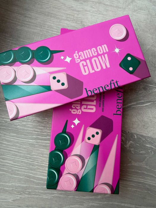 Benefit Cosmetics Game on Glow paleta farduri ten