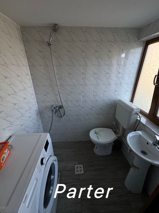 Casă cu teren de vânzare Petrila