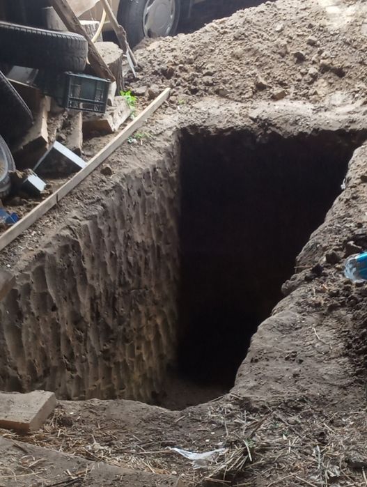 Копаем землю ямы