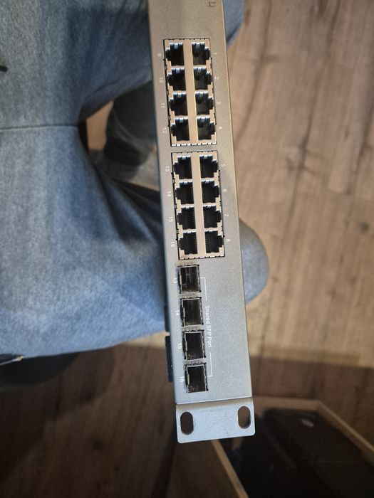 16-портов управляем суич