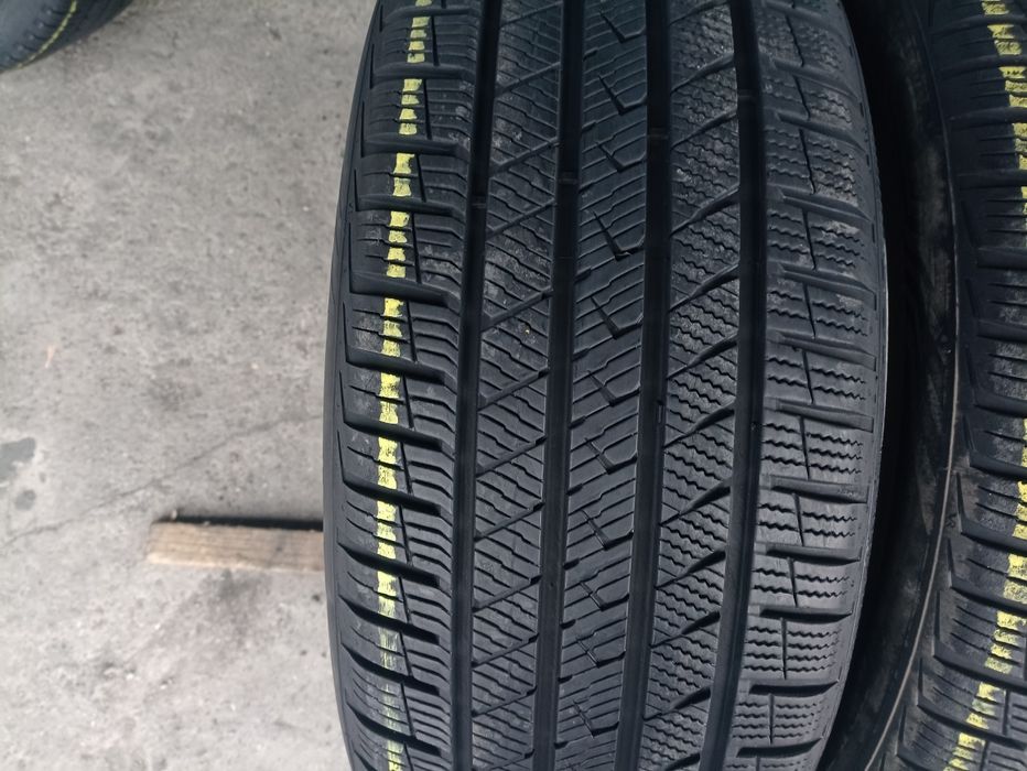 2 anvelope AllSeason Vredestein 235/45 R20 dot 1422