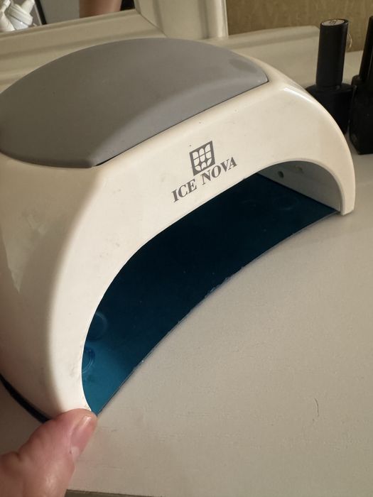 Лед лампа для сушки ногтей