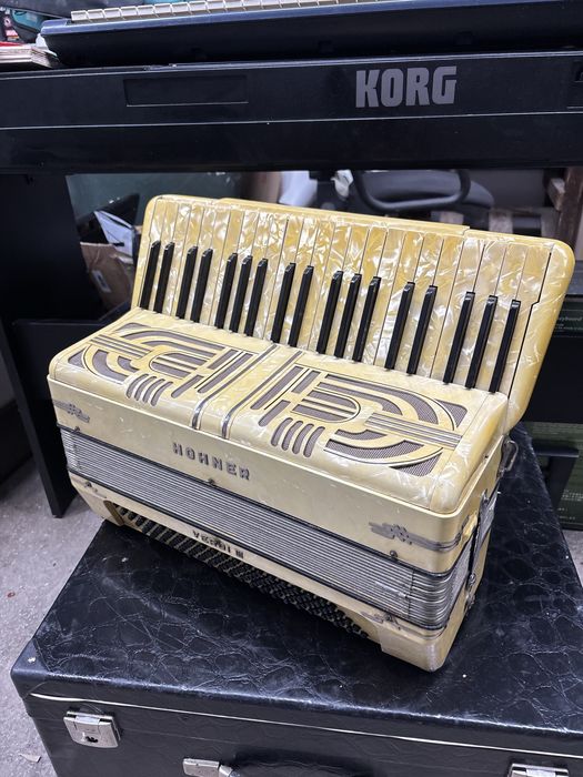 Acordeon Hohner Verdi 3 cu 120 de basi clapa scurta