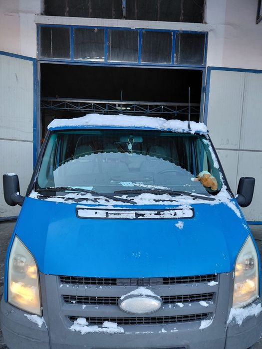 Vând Ford Transit