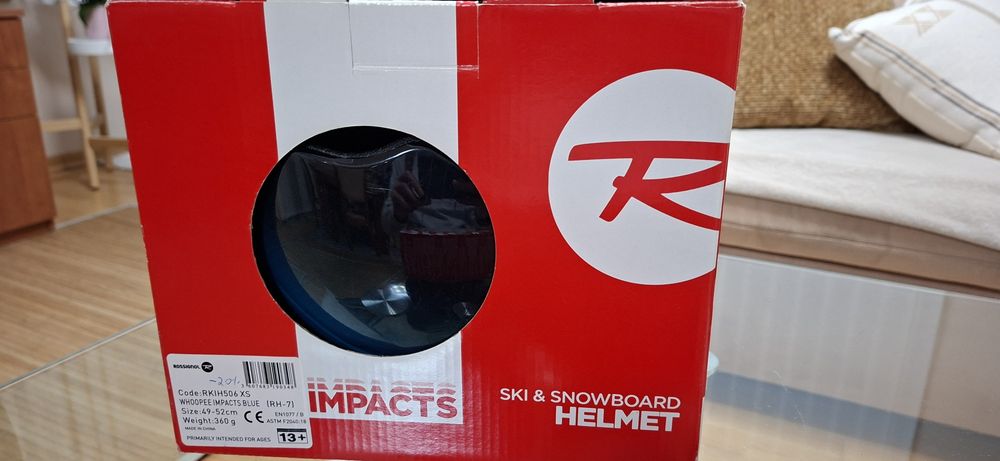 Детска ски каска и ски маска