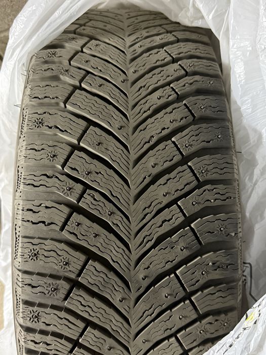 Продаю резину Michelin с дисками