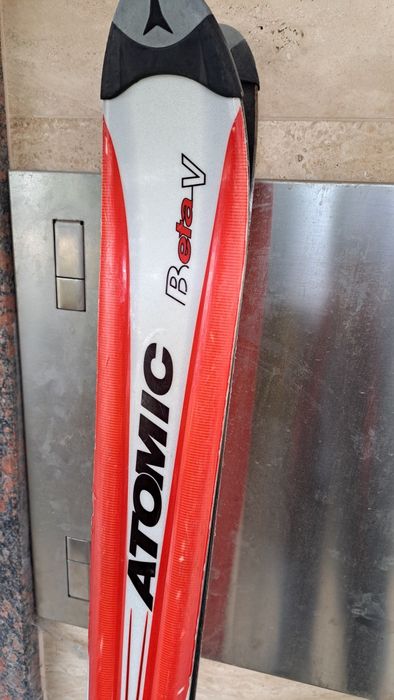 Ски ATOMIC Beta V 182 см + автомати – много добро състояние