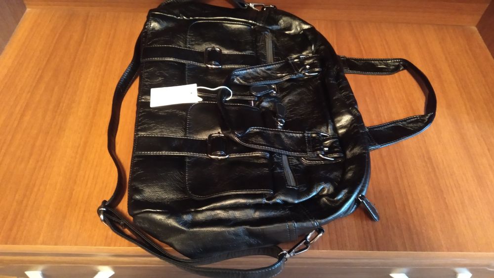 Сумка женская чёрная.