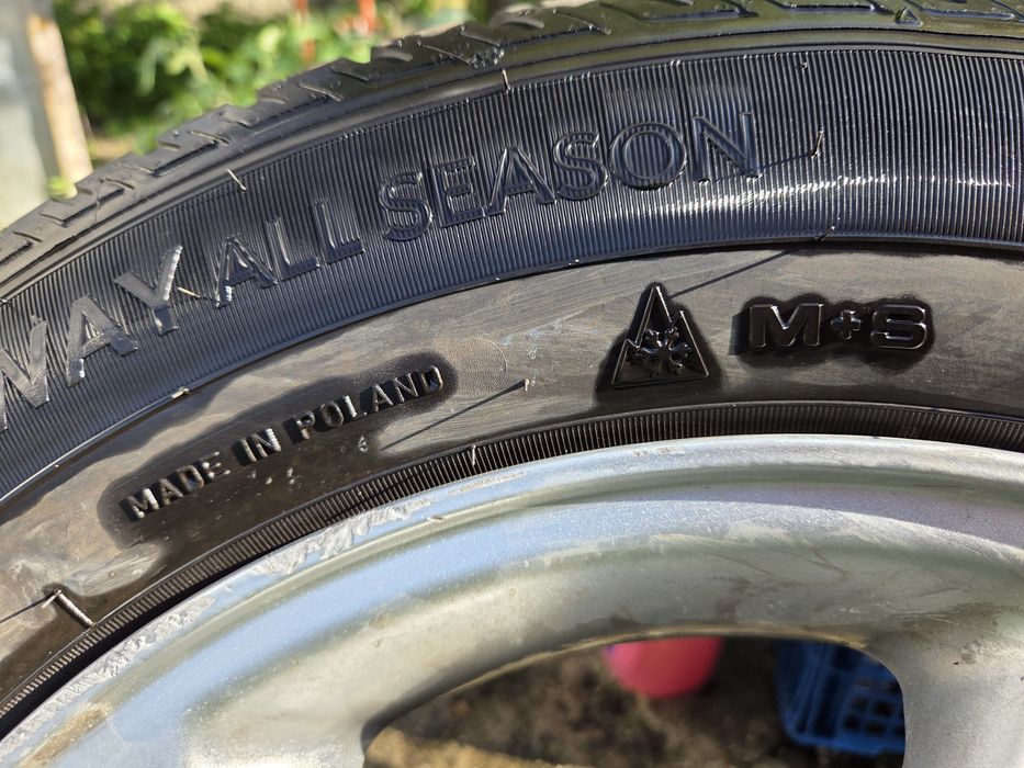 Vând 2 cauciucuri all season Dot 2024