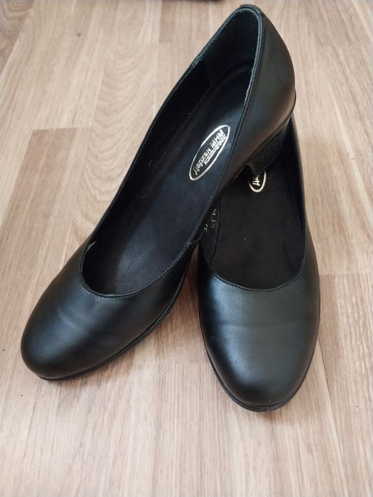 Женские туфли 39р