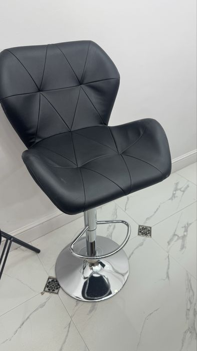 Продам стул регулируемый  по высоте