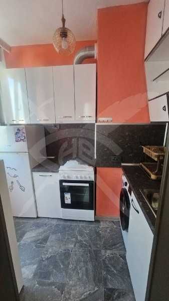 Дава се под наем Тристаен апартамент в Бургас, Лазур - 79 кв.м за 677.79 € - Снимка #2