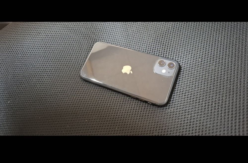 iPhone 11 128gb.