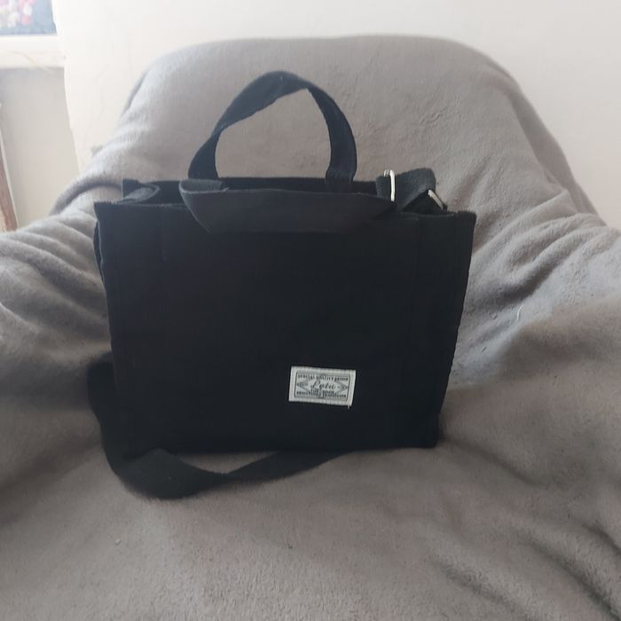 Vind geanta femei lățime 25 cm și lungime 30 cm