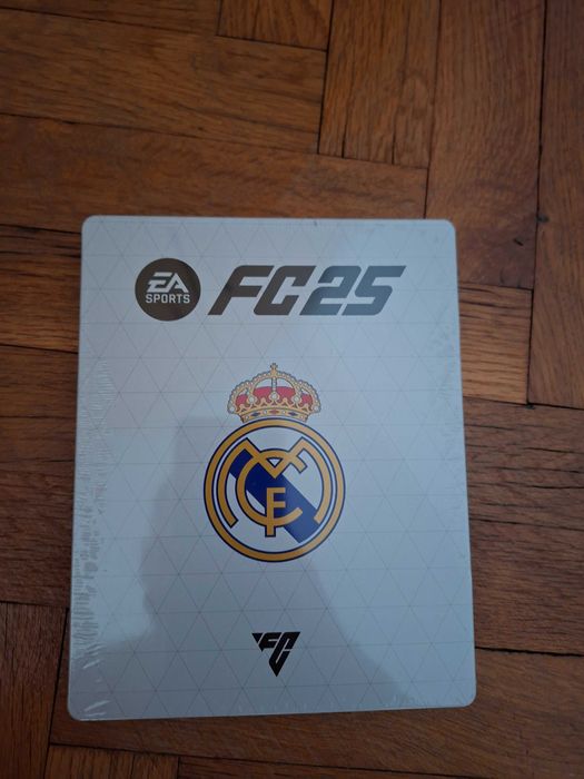 Игра Fc25 за ps5 + метална кутия