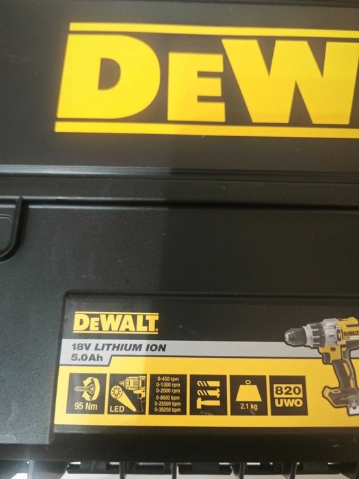 Bormasina Dewalt pe batería