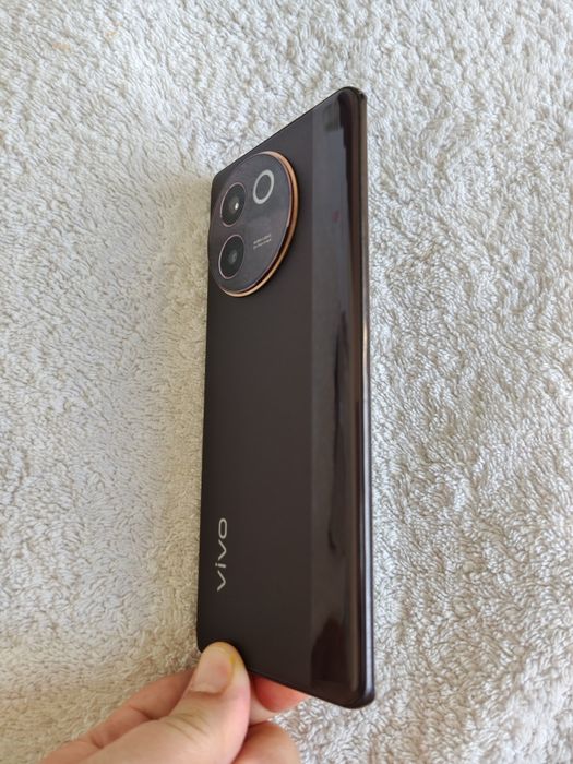 Vivo V 30e 5G  8+8/256GB IDEAL