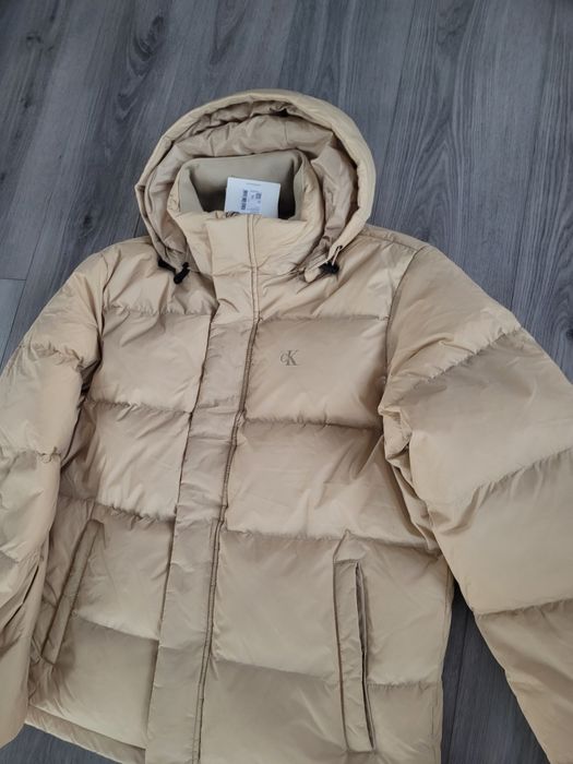 Geaca originala calvin klein nouaReducere !!
