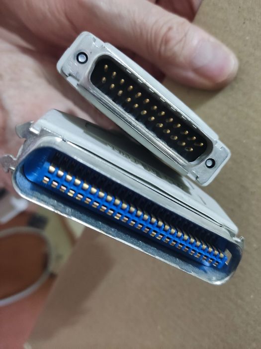 Кабели SCSI и интерфейсный для связи с компьютером