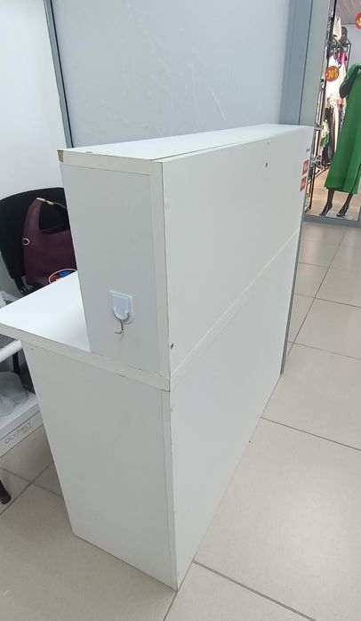 Продам ресепшн белый