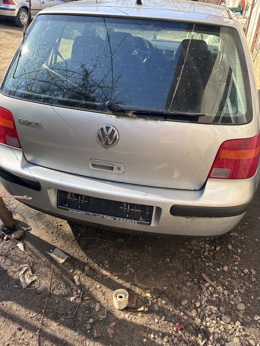 Vand golf 4 1.4 benzina radiat