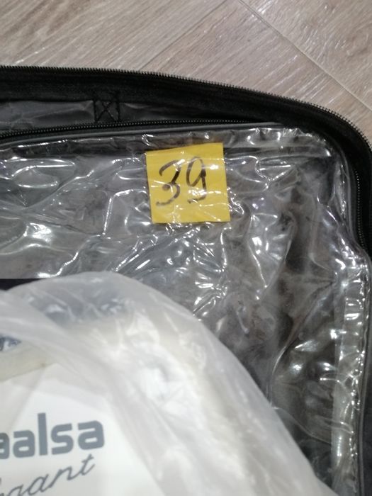 Коньки новые на девочку 39р