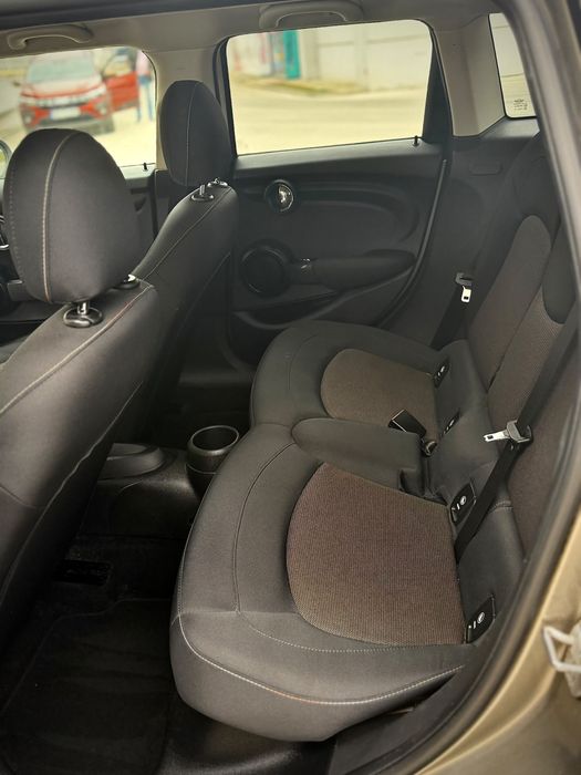 OFERTA Mini Cooper F55 (4 uși) 1.5 benzină 136 CP, an 2017