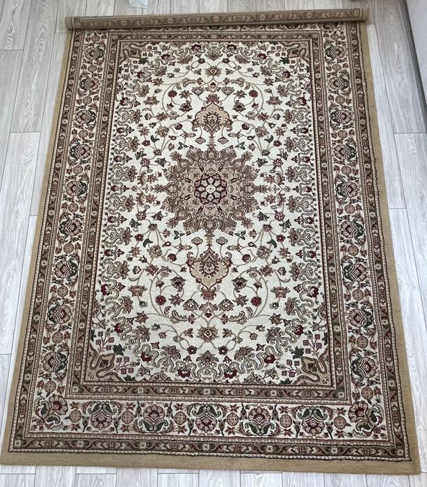 Отдам ковёр бесплатно.