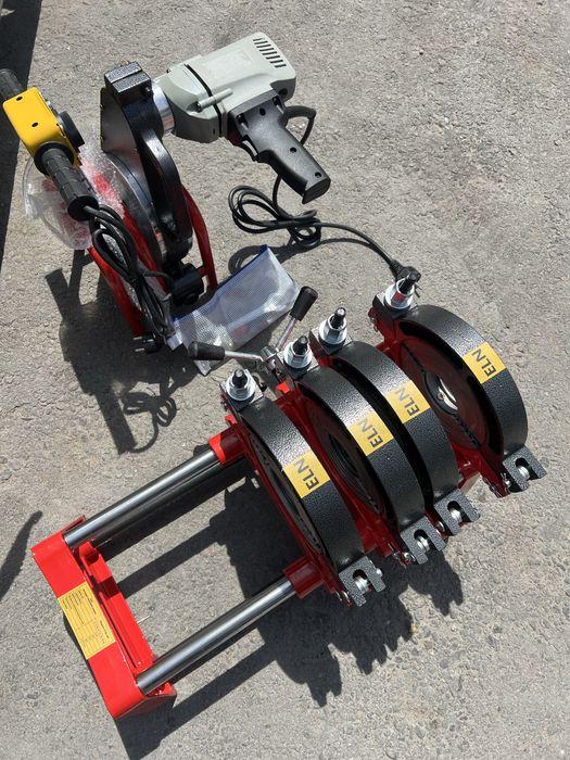 Стыковой аппарат для пайки пластиковых труб