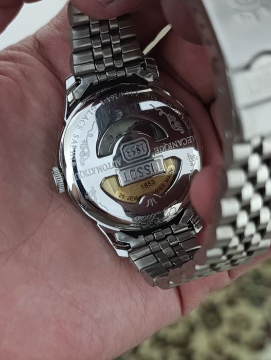 Tissot соат сотилади