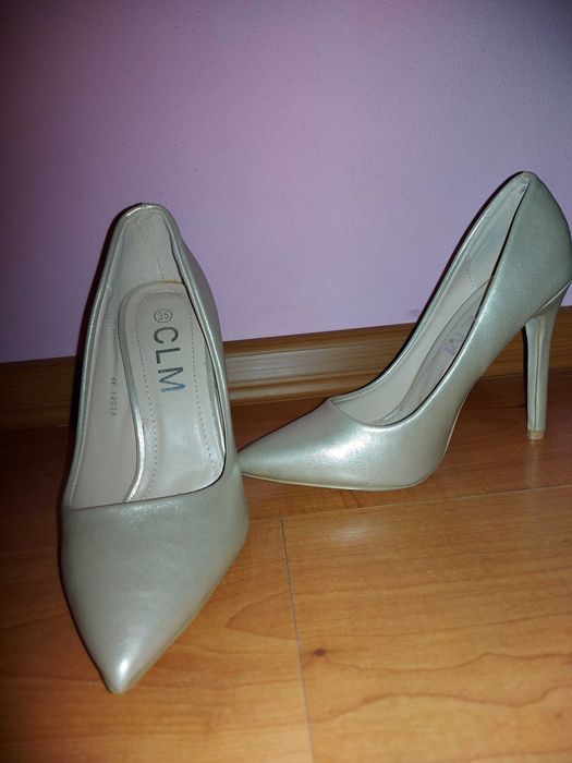 Pantofi cu toc mărime 35