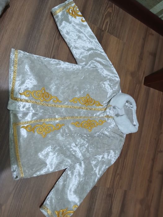 Продам казахский костюм для мальчиков