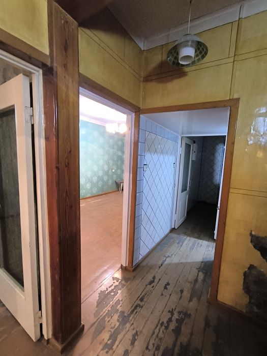 Алмазарский район Мед городок 3 х ком 4/4 не торец балкон 2 на 6