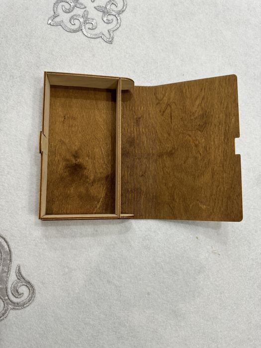 Ак жол и коробочка