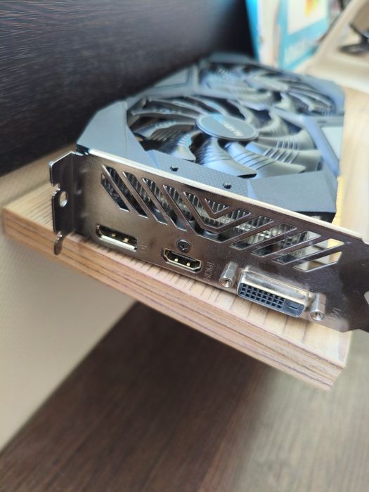 Видеокарта Gigabyte GTX 1650 Super