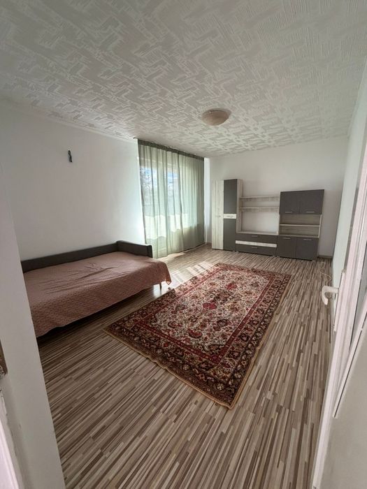 De închiriat apartament cu 2 camere
