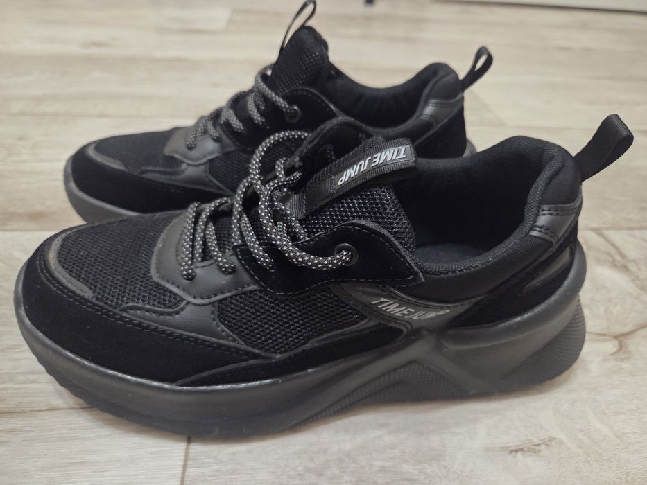 Продам модные красовки