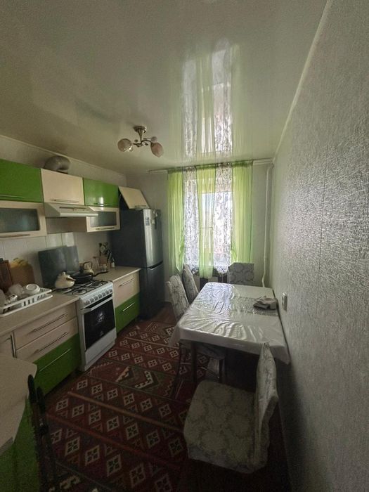 3ком квартира на Кизатова