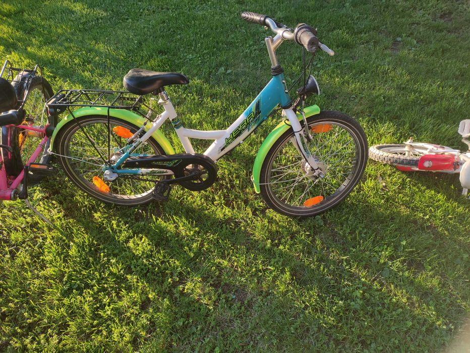 Детско колело  20 цола hera и каски за колела ролери