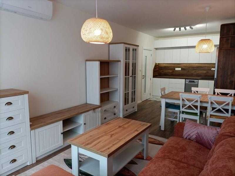 Дава се под наем Двустаен апартамент в Бургас, Център - 70 кв.м за 612 € - Снимка #3